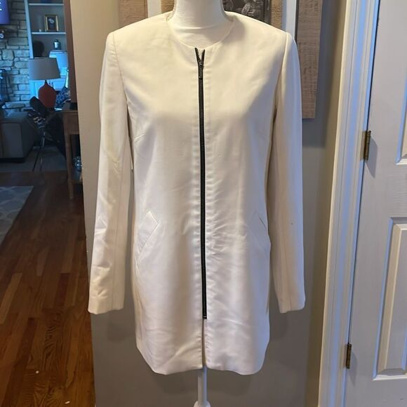 Katherine Barclays Off White Jacket with black zipper - Picture 2 of 7